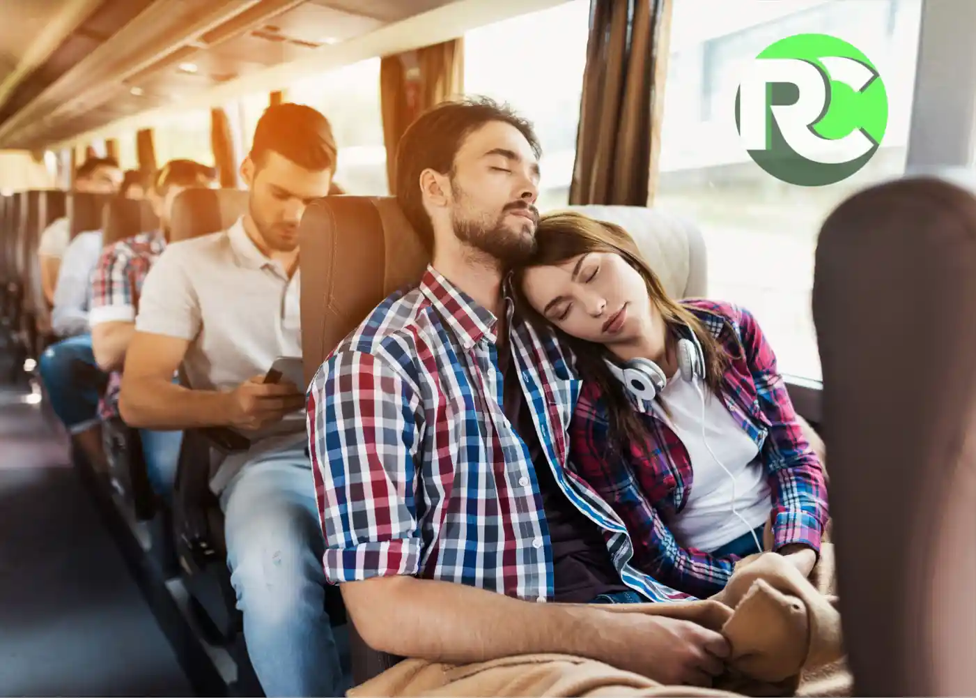 Trucos para dormir mejor en viajes largos en autobús