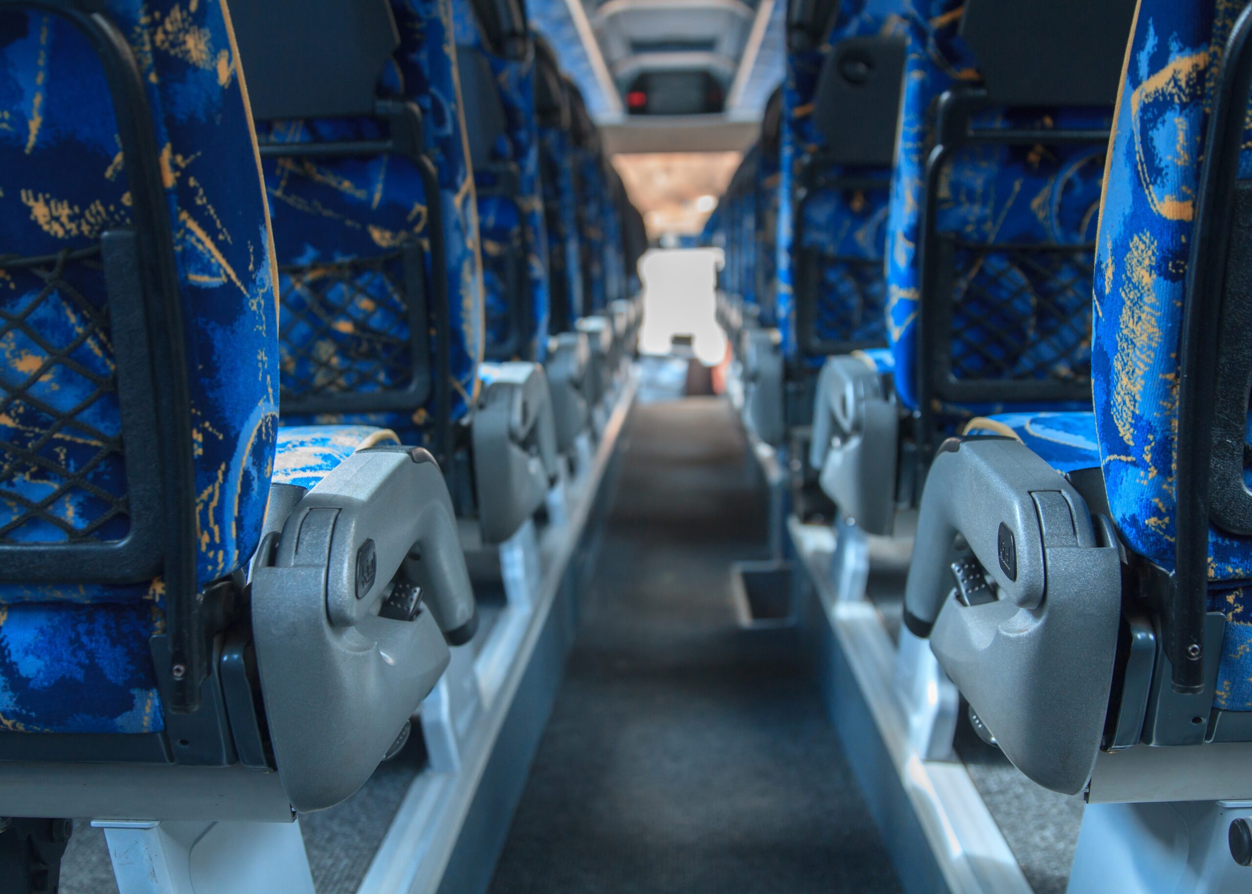 Viajar en autobús en temporada baja: ventajas y consejos