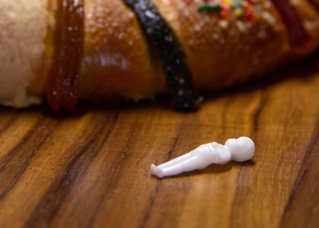 Muñeco en la Rosca de Reyes: qué significa y qué debes hacer